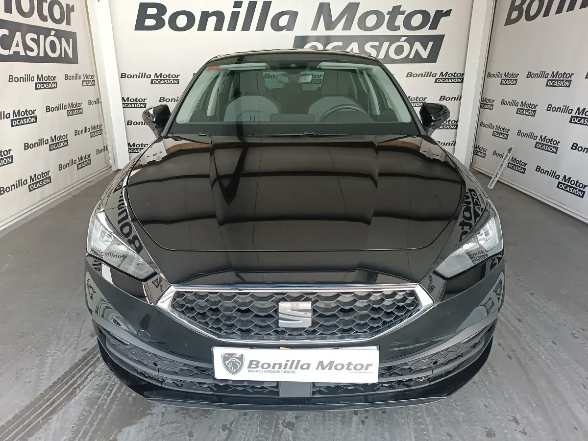 Usado Seat Leon Style 115 CV (84 kW) 2021 Negro Berlina