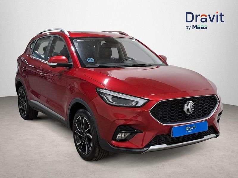 Usado MG ZS Luxury 111 CV (81 kW) 2022 Rojo SUV