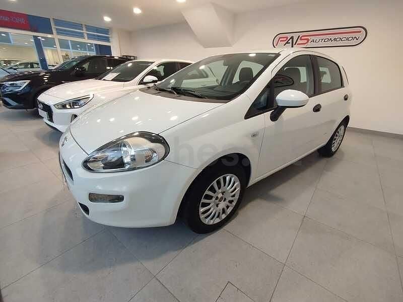 Usado Fiat Punto Pop 75 CV (55 kW) 2014 Blanco Utilitario