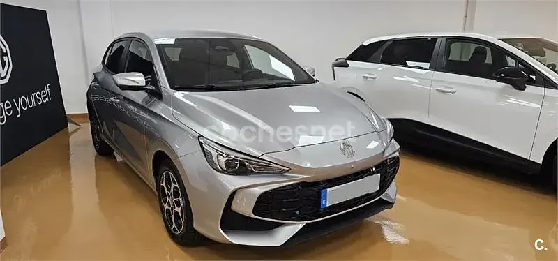 Usado MG MG3 Luxury 195 CV (143 kW) 2024 Gris / plata Utilitario