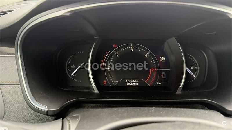 Usado Renault Talisman Zen 130 CV (95 kW) 2016 Marrón Familiar