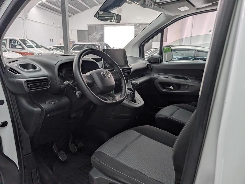 Usado Toyota Proace City City 102 CV (75 kW) 2022 Blanco Monovolumen