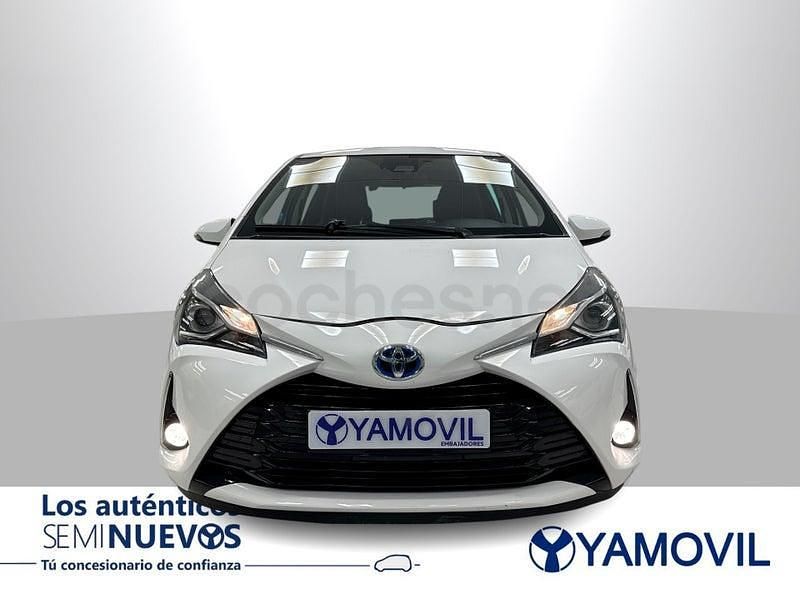 Usado Toyota Yaris Hybrid Active 100 CV (73 kW) 2019 Blanco Berlina
