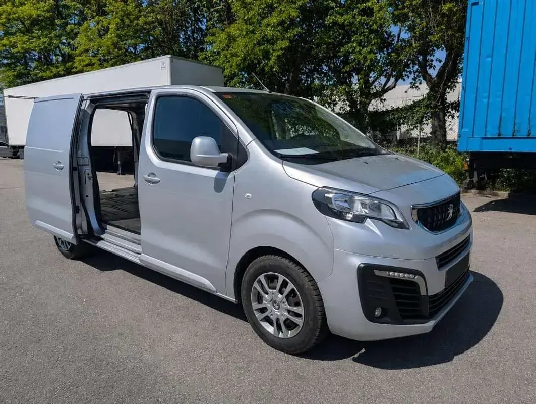 Usado Peugeot Expert S 179 CV (131 kW) 2019 Gris Van