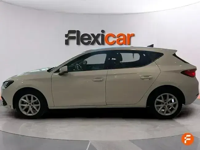 Usado Seat Leon Reference 115 CV (84 kW) 2022 Blanco Berlina