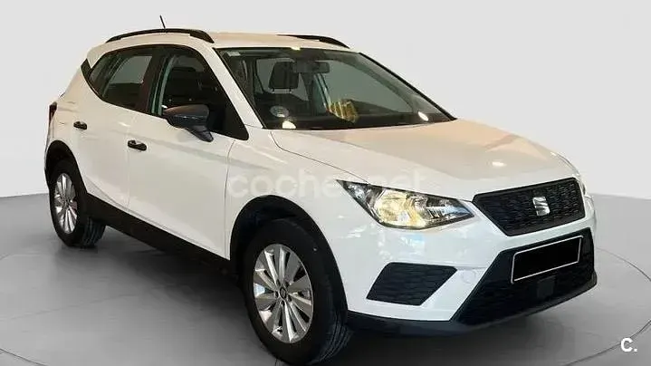 Usado Seat Arona Ecomotive 95 CV (69 kW) 2020 Blanco SUV