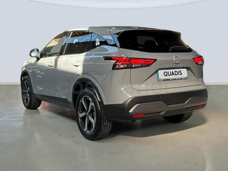 Usado Nissan Qashqai Acenta 158 CV (116 kW) 2022 Gris / plata SUV