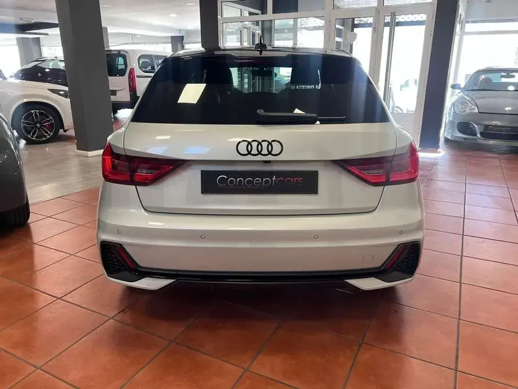 Nuevo Audi A1 Sportback Black Edition 116 CV (85 kW) 2026 Plateado Utilitario