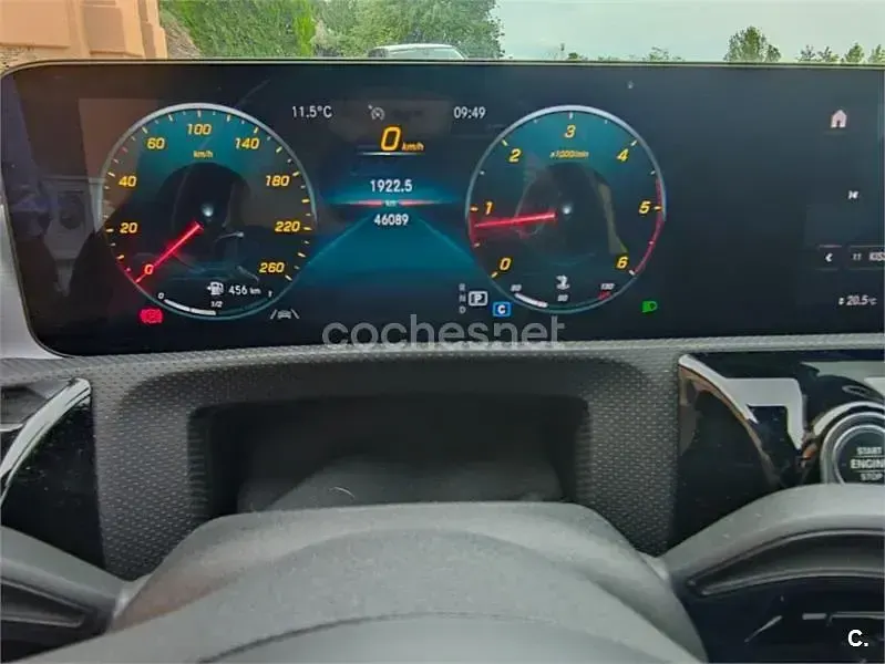 Usado Mercedes CLA220 Shooting Brake 190 CV (139 kW) 2022 Rojo Familiar