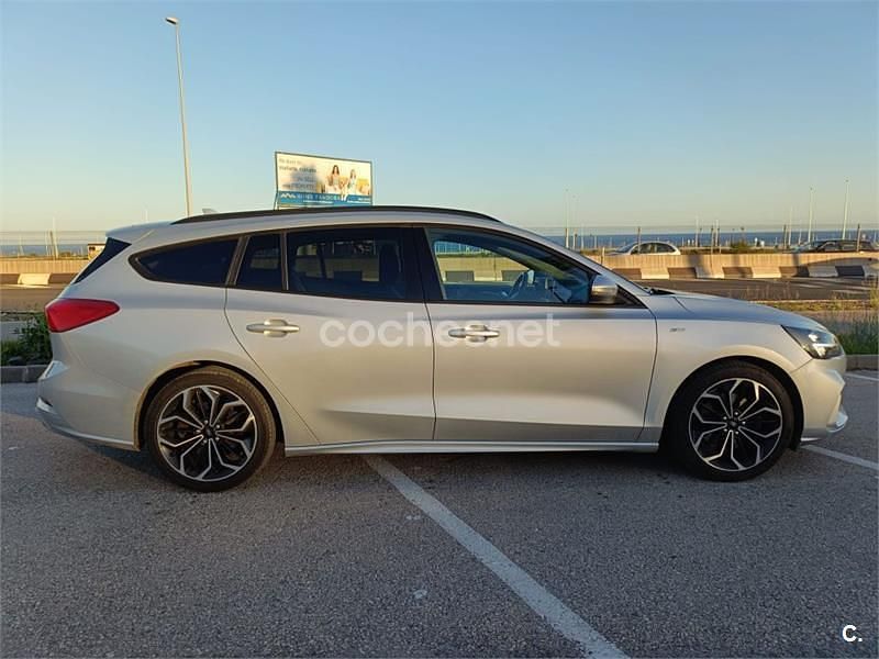 Begagnad Ford Focus ST-Line 120 HK (88 kW) 2019 Grå Kombi