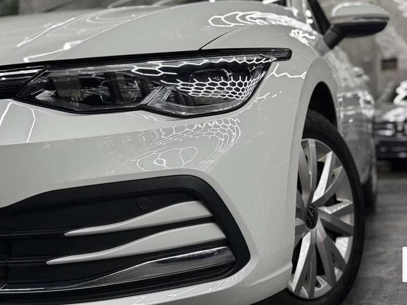 Usado VW Golf VIII 150 CV (110 kW) 2020 Blanco Berlina