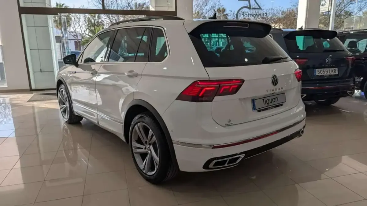 Usado VW Tiguan R-line 150 CV (110 kW) 2022 Blanco SUV