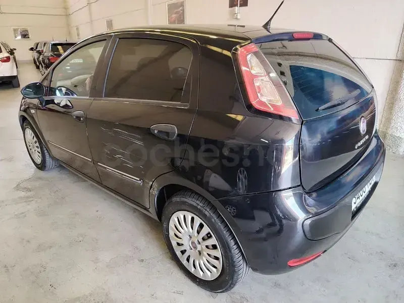 Usado Fiat Punto Evo Dynamic 75 CV (55 kW) 2011 Negro Utilitario