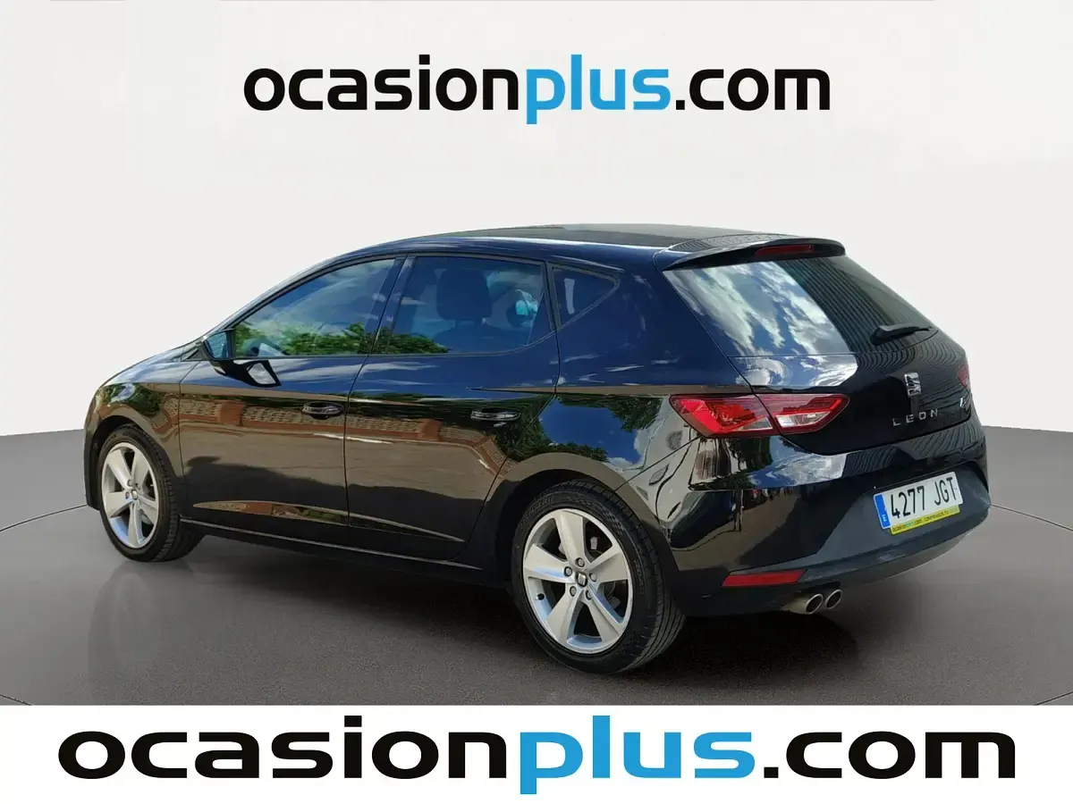 Usado Seat Leon FR 150 CV (110 kW) 2015 Negro Utilitario