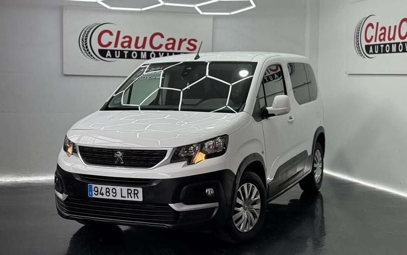 Usado Peugeot Rifter Active 99 CV (72 kW) 2021 Blanco Monovolumen