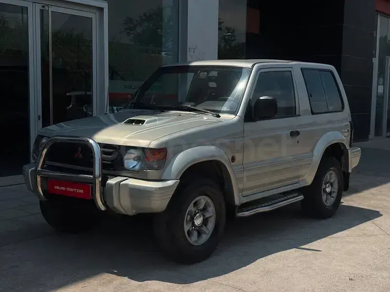 Usado Mitsubishi Montero 125 CV (91 kW) 1996 Beige SUV