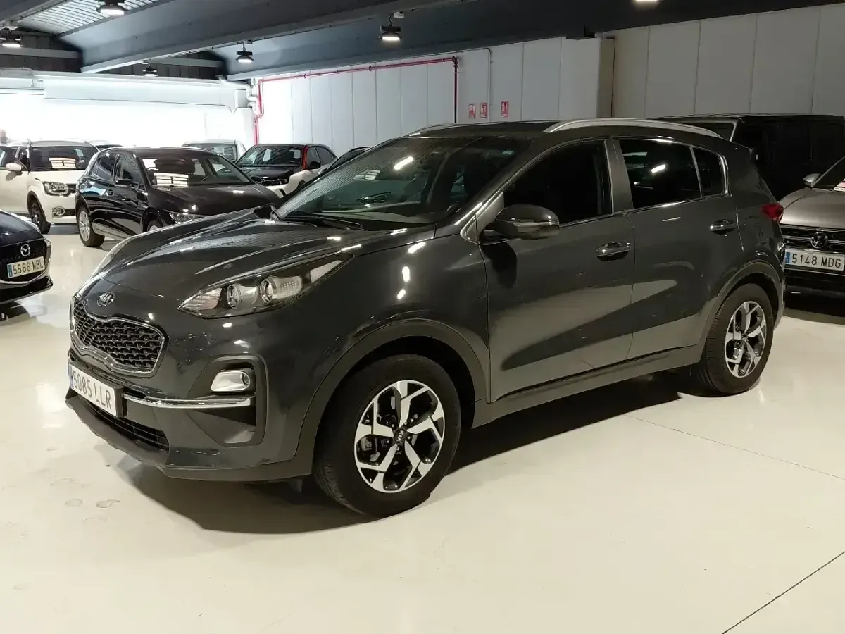 Usado Kia Sportage 136 CV (100 kW) 2020 Gris SUV