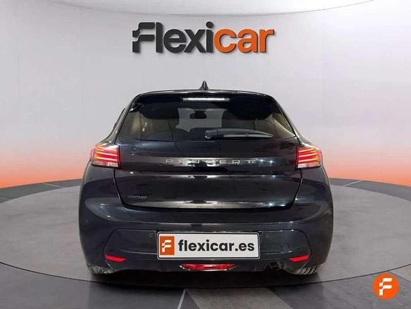Usado Peugeot 208 Allure 101 CV (74 kW) 2025 Negro Utilitario