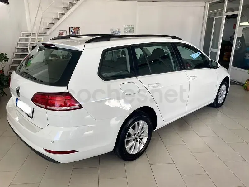 Usado VW Golf VII Edition 115 CV (84 kW) 2020 Blanco Familiar