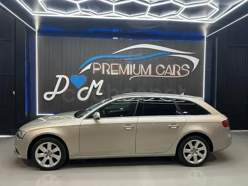 Usado Audi A4 S-Line 177 CV (130 kW) 2014 Beige Familiar