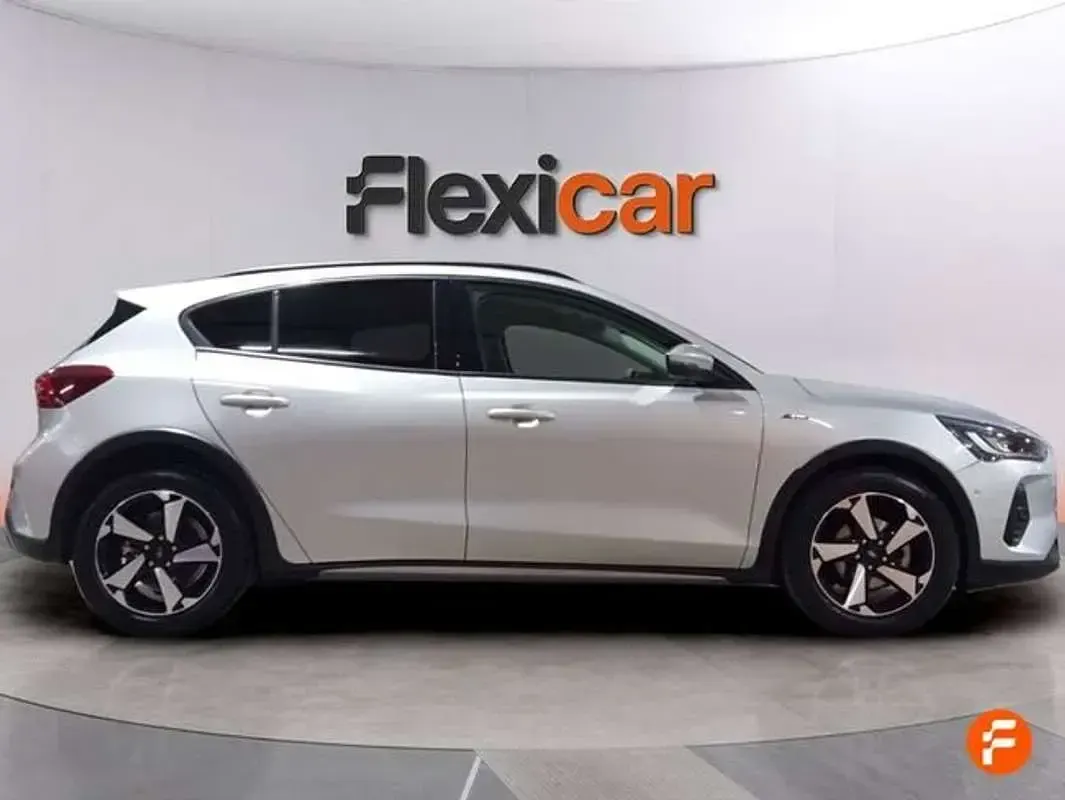 Usado Ford Focus Active 155 CV (114 kW) 2024 Gris Berlina