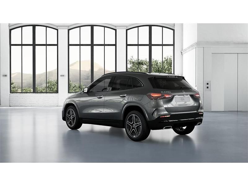 Usado Mercedes GLA250 218 CV (160 kW) 2024 Gris montaña SUV