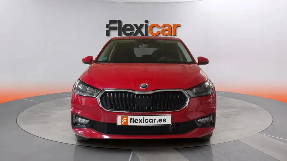 Usado Skoda Fabia Selection 116 CV (85 kW) 2025 Rojo Utilitario