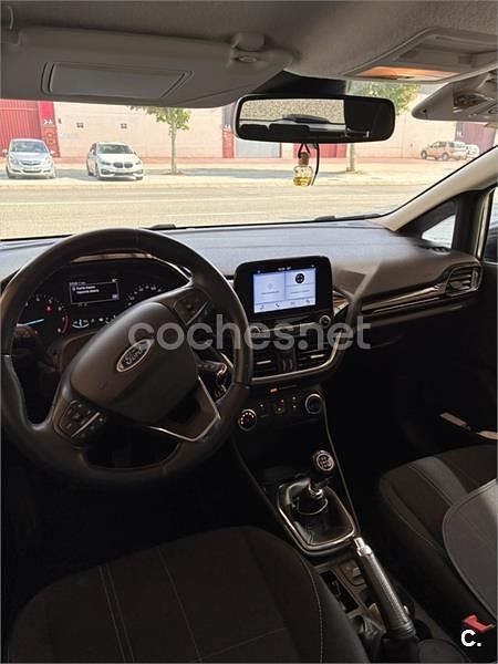 Gris / plata Usado 2018 Ford Fiesta Active Utilitario | 12.500 € (Precio justo) - Imagen 1/4