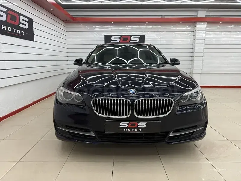 Usado BMW 518 150 CV (110 kW) 2016 Azul Berlina