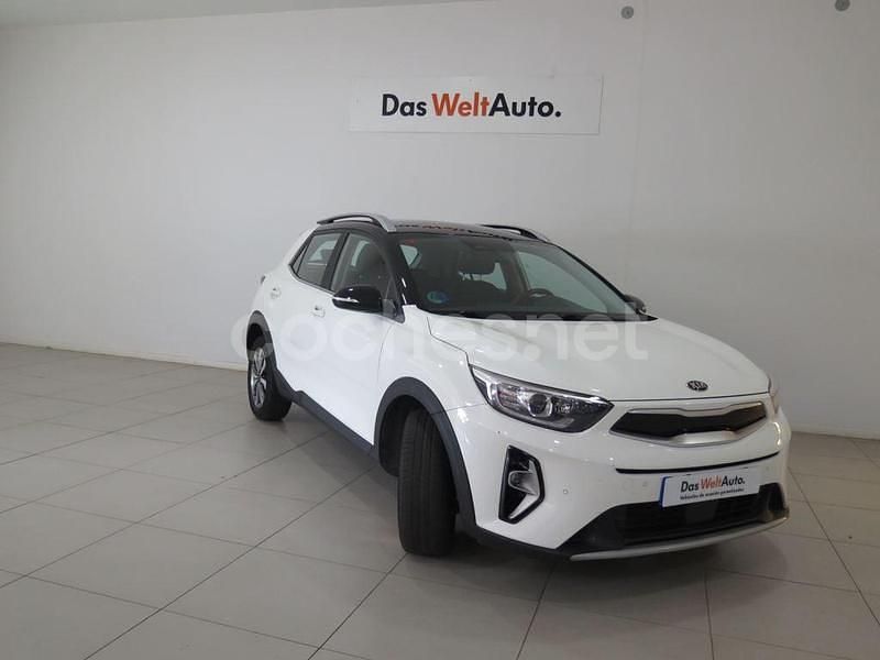 Gris / plata Usado 2021 Kia Stonic SUV | 16.000 € (Precio justo) - Imagen 1/4