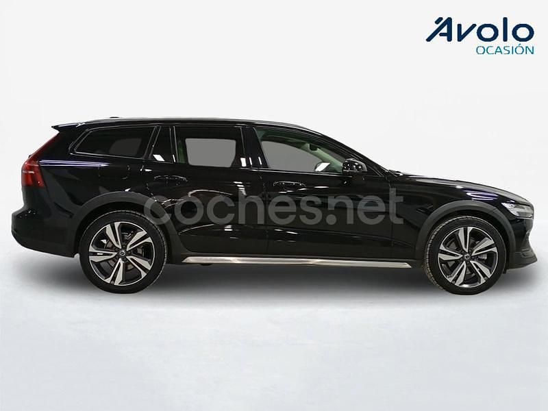 Usado Volvo V60 CC Core 197 CV (144 kW) 2022 Negro Familiar