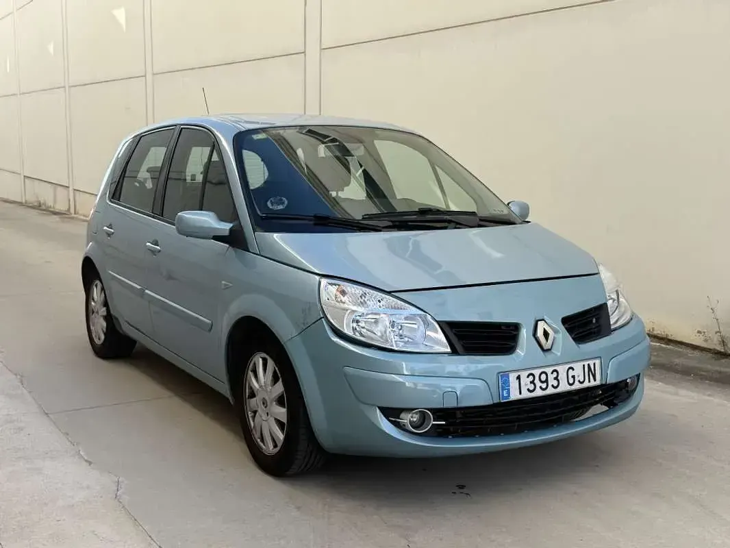 Usado Renault Scenic E-Tech Dynamique 131 CV (96 kW) 2008 Azul Monovolumen