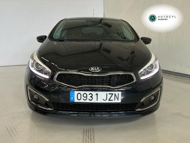 Usado Kia Ceed 120 CV (88 kW) 2017 Negro Utilitario