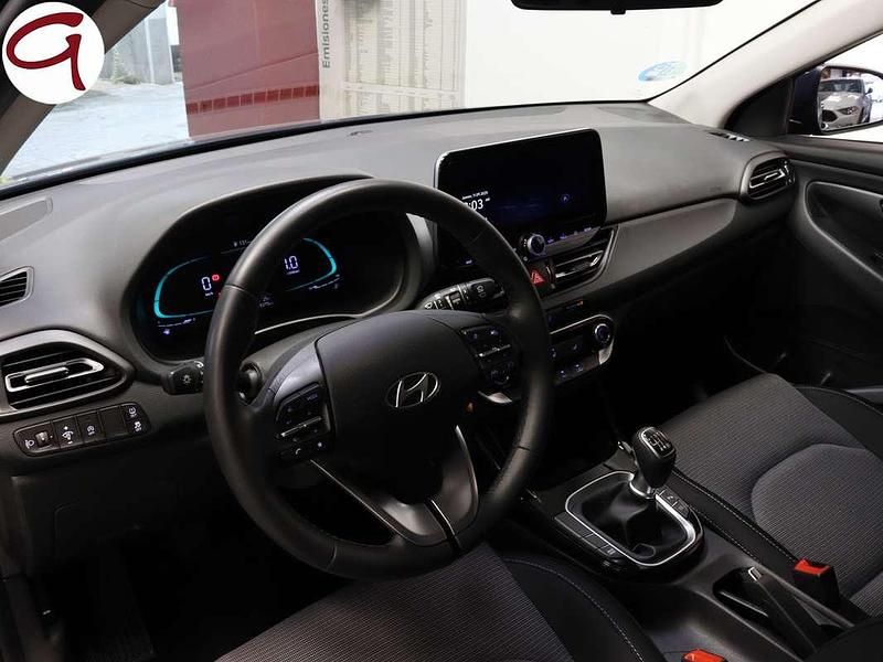 Usado Hyundai i30 101 CV (74 kW) 2025 Azul Utilitario