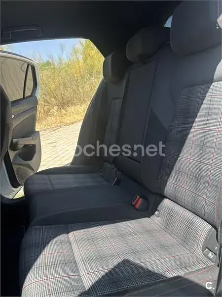 Usado VW Golf VIII GTI 245 CV (180 kW) 2022 Blanco Berlina