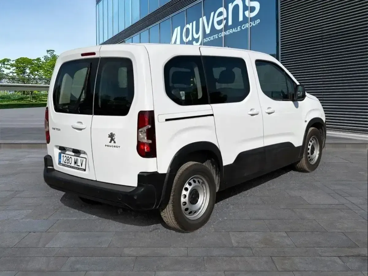 Usado Peugeot Rifter Business-Line 102 CV (75 kW) 2023 Blanco Monovolumen