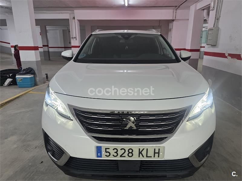 Usado Peugeot 5008 Allure 130 CV (95 kW) 2018 Blanco SUV
