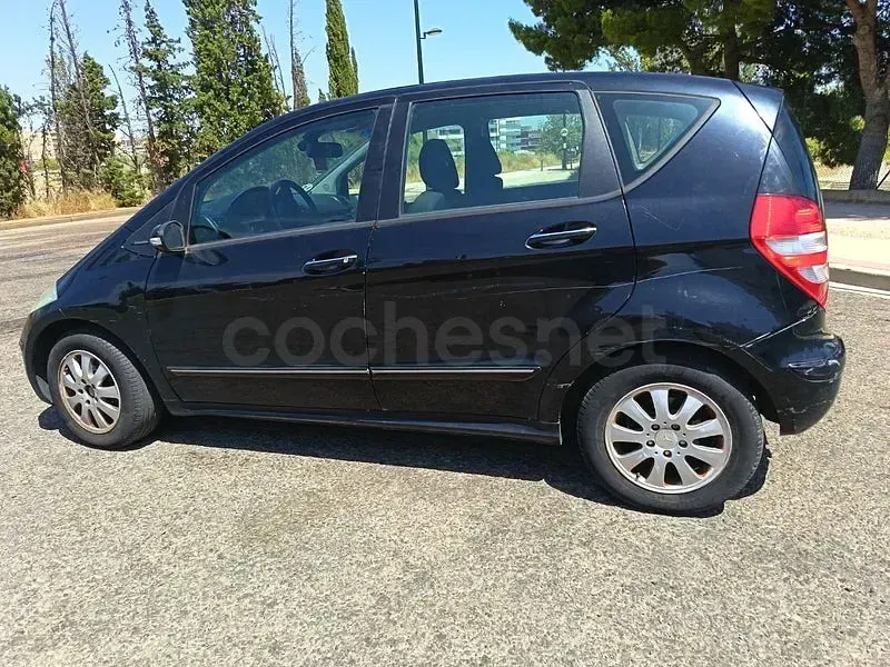 Usado Mercedes A180 Elegance 109 CV (80 kW) 2008 Negro Monovolumen
