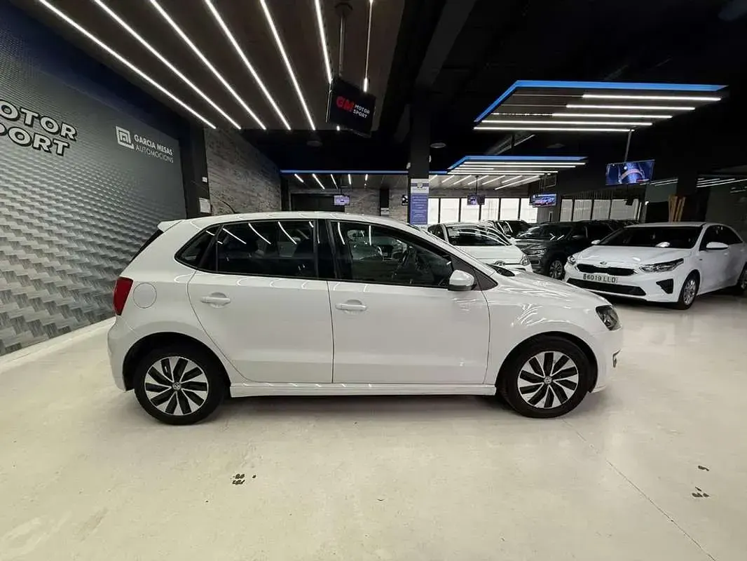 Usado VW Polo Edition 75 CV (55 kW) 2015 Blanco Utilitario