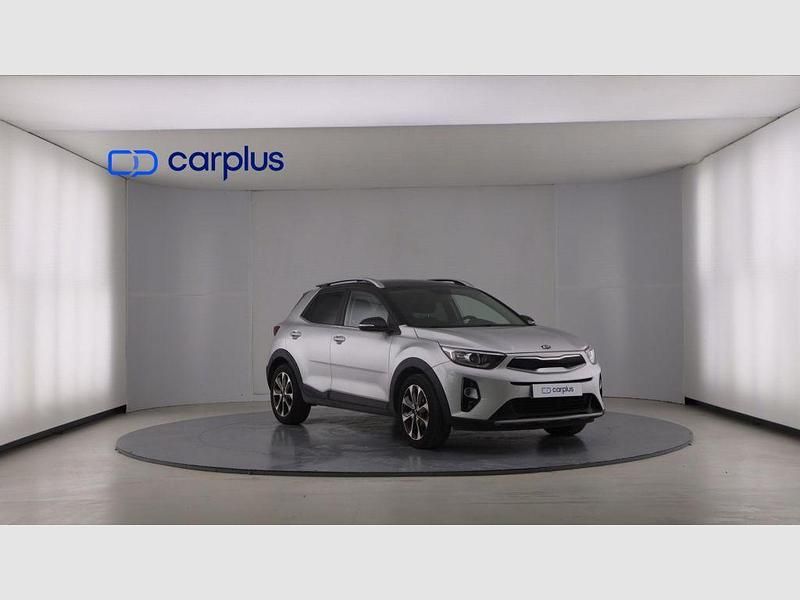 Usado Kia Stonic 100 CV (73 kW) 2020 Platinum graphite (metalizado) SUV