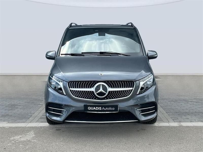 Usado Mercedes V220 Avantgarde 163 CV (119 kW) 2024 Gris selenita Monovolumen