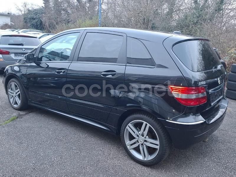 Usado Mercedes B180 109 CV (80 kW) 2011 Negro Monovolumen