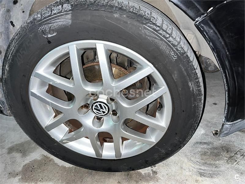 Usado VW Golf IV Conceptline 105 CV (77 kW) 2002 Negro Berlina