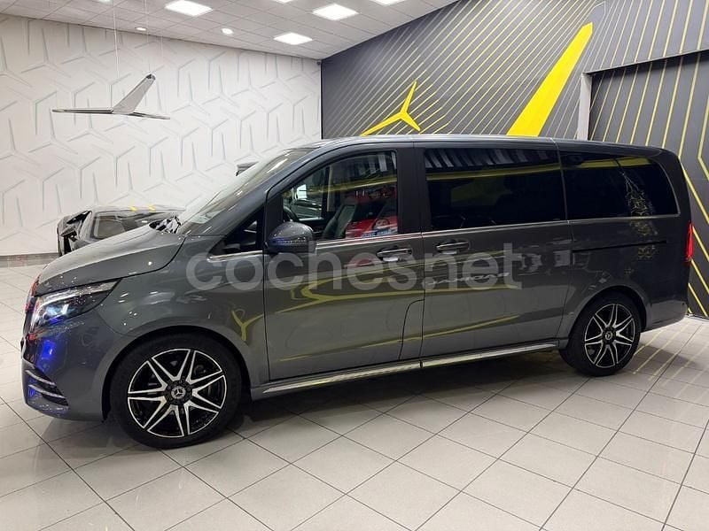 Usado Mercedes V300 Exclusive 239 CV (175 kW) 2023 Gris / plata Monovolumen