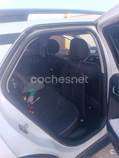 Usado Citroën C4 Feel 82 CV (60 kW) 2017 Blanco Berlina