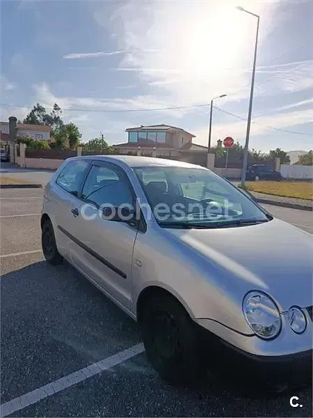 Usado VW Polo Conceptline 65 CV (47 kW) 2003 Gris / plata Berlina