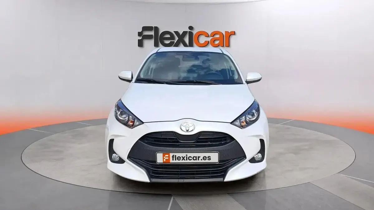 Usado Toyota Yaris Hybrid Style 116 CV (85 kW) 2025 Blanco Berlina