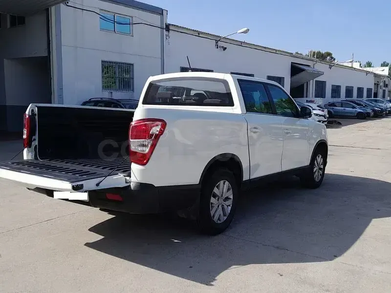 Usado SsangYong Musso 202 CV (148 kW) 2023 Blanco Pickup/Camioneta