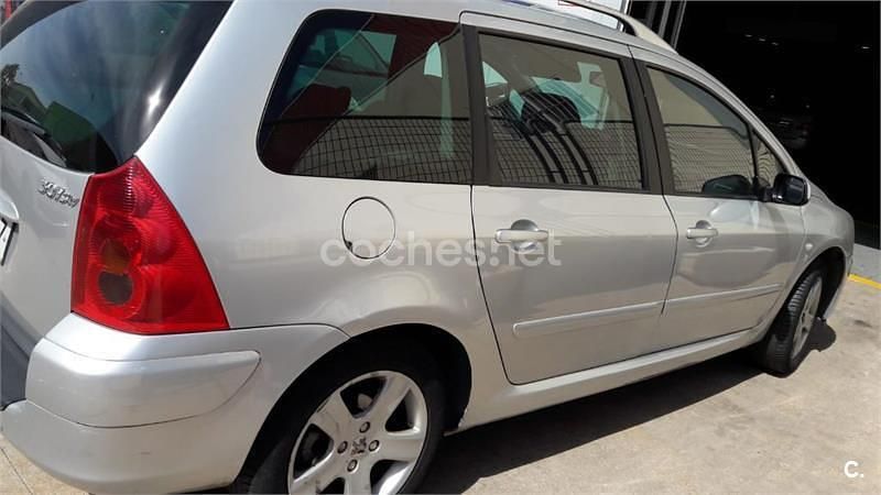 Gris / plata Usado 2004 Peugeot 307 Familiar | 2100 € (Buen precio) - Imagen 1/4
