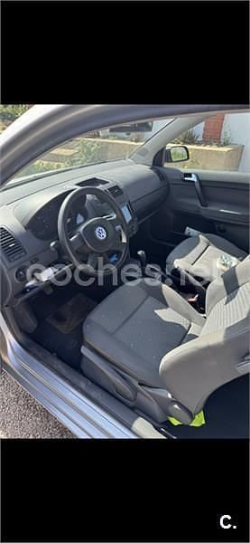 Gris / plata Usado 2002 VW Polo Conceptline Berlina | 3000 € (Precio justo) - Imagen 1/4